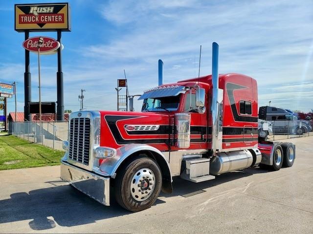 2022 Peterbilt 389-2
