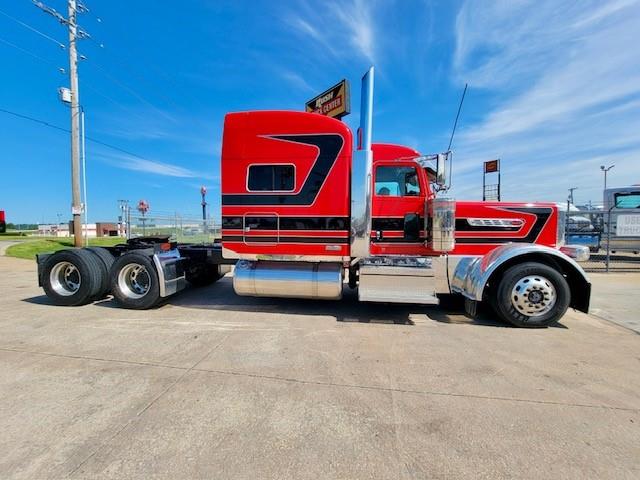 2022 Peterbilt 389-5