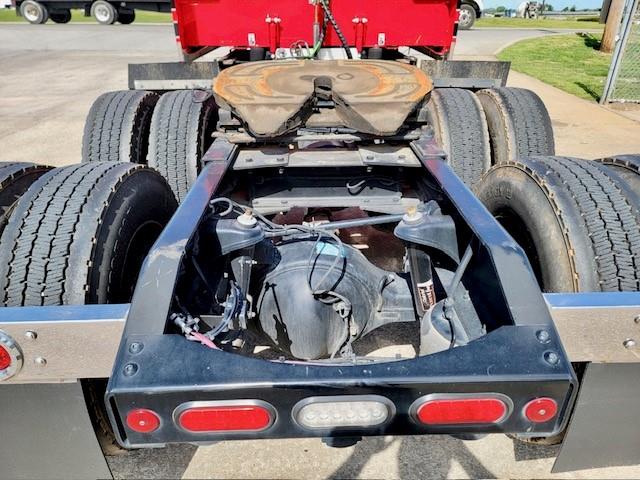 2022 Peterbilt 389-12