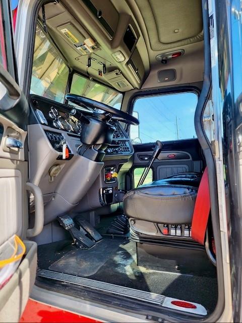 2022 Peterbilt 389-15