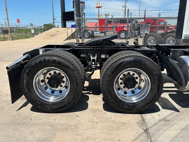 2021 Peterbilt 579-9