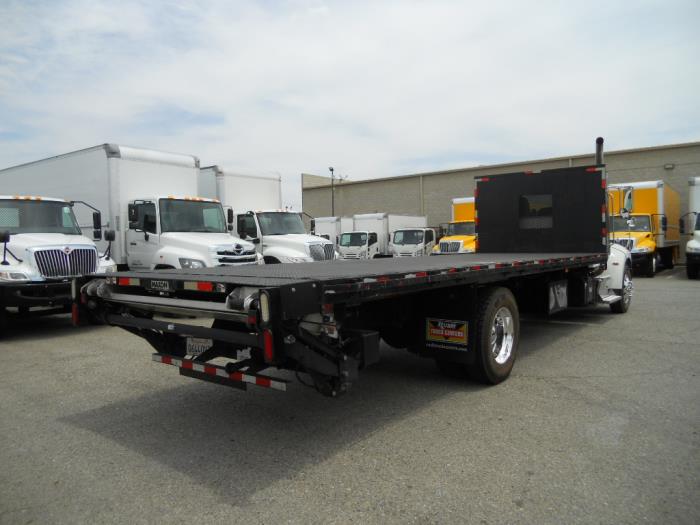 2016 Peterbilt 337-3