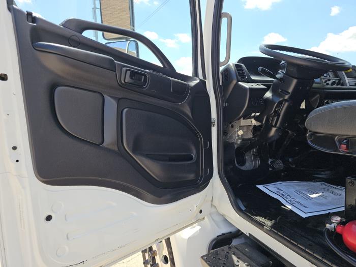 2020 Hino 268-24
