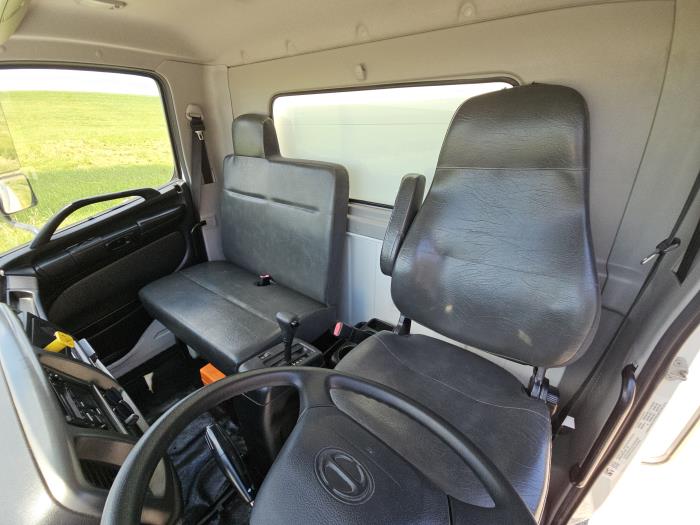 2020 Hino 268-27