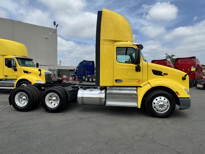 2021 Peterbilt 579-4