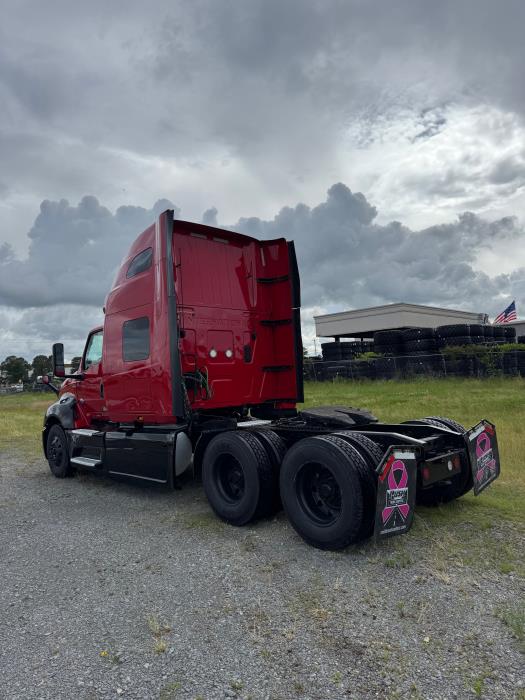 2022 International LT625-8