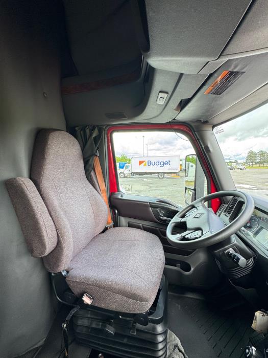 2022 International LT625-13