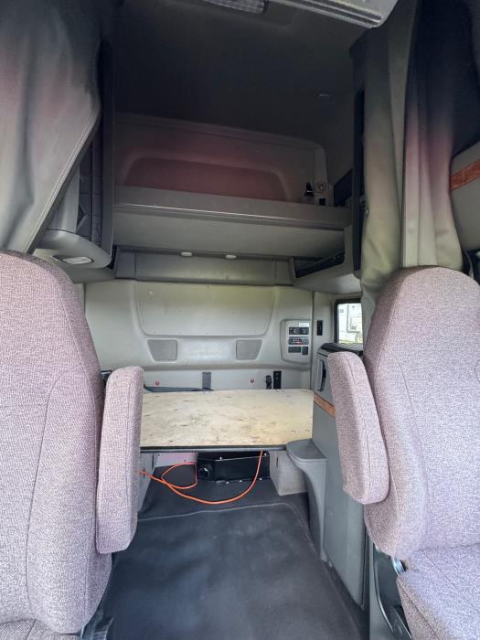 2022 International LT625-17