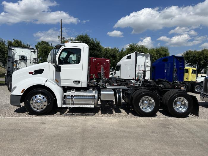 2020 Peterbilt 579-2