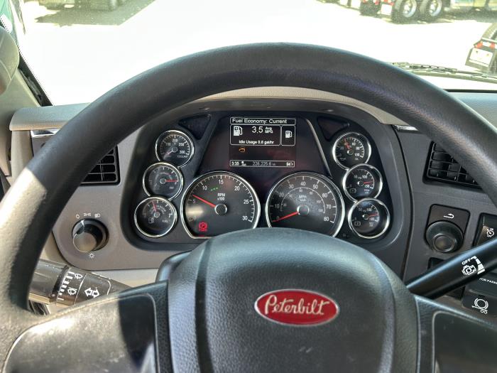 2020 Peterbilt 579-30