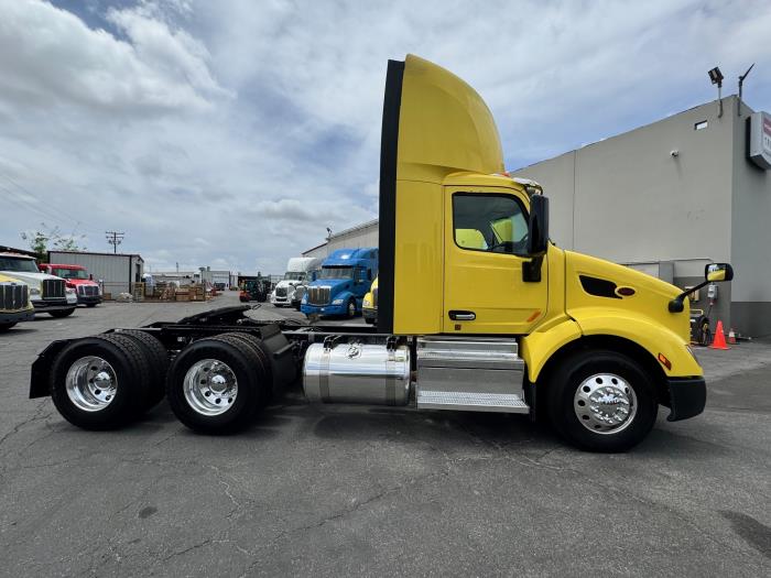 2021 Peterbilt 579-4