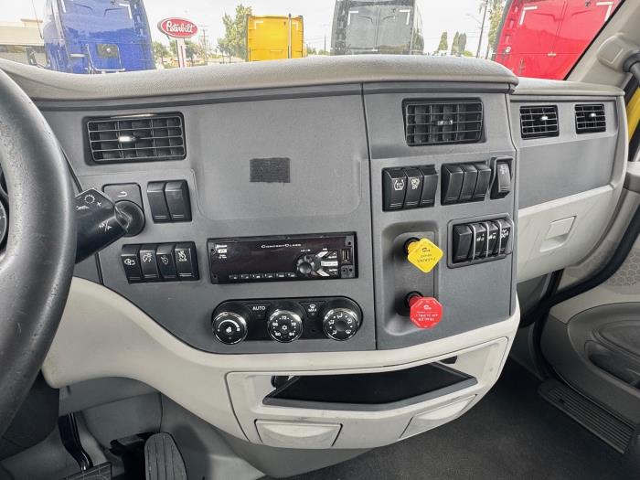 2021 Peterbilt 579-12