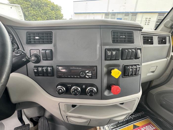 2021 Peterbilt 579-13