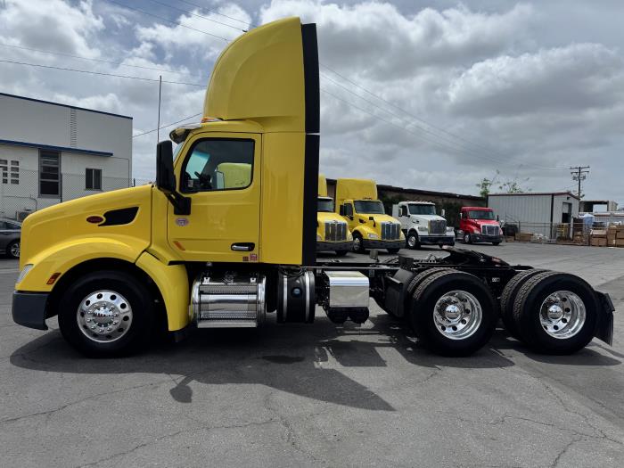 2021 Peterbilt 579-9