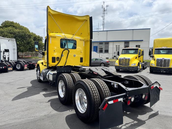 2021 Peterbilt 579-8