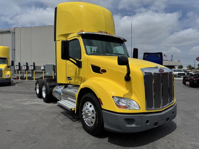 2021 Peterbilt 579-4