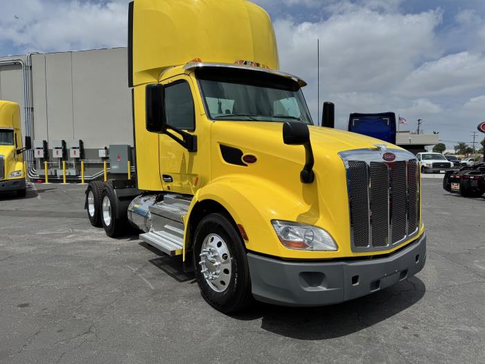 2021 Peterbilt 579-3