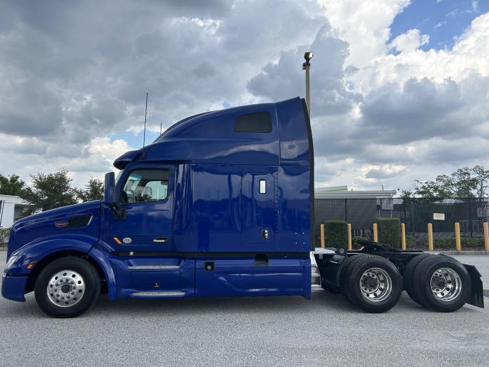 2022 Peterbilt 579-2