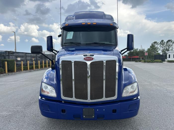 2022 Peterbilt 579-8