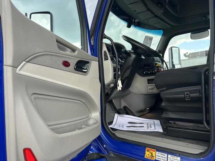 2022 Peterbilt 579-10
