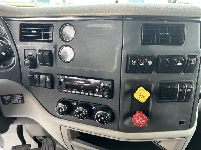 2022 Peterbilt 579-12