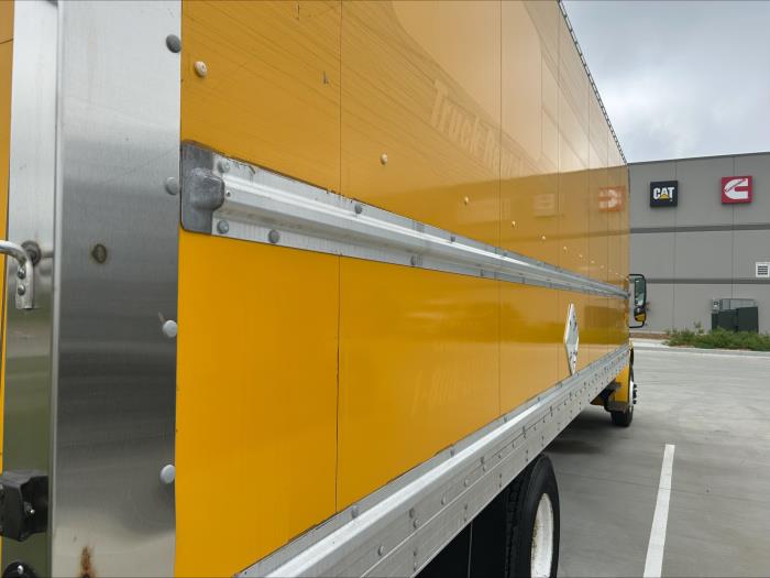 2019 Freightliner Business Class M2 106-4
