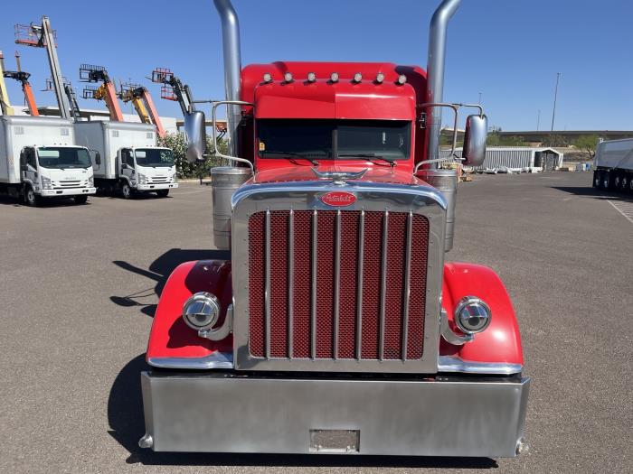 2022 Peterbilt 389-8