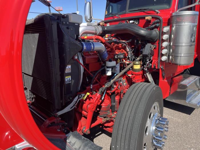 2022 Peterbilt 389-9