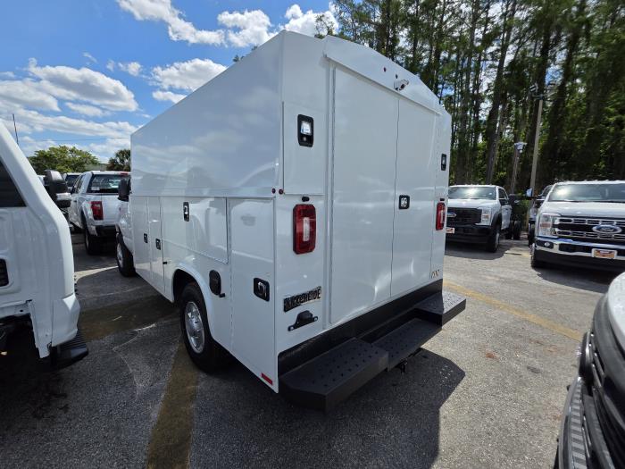 2025 Ford E-350-5