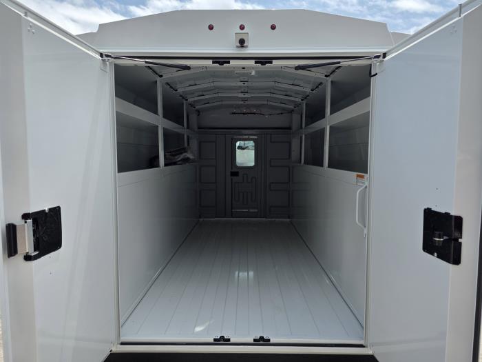 2025 Ford E-350-8