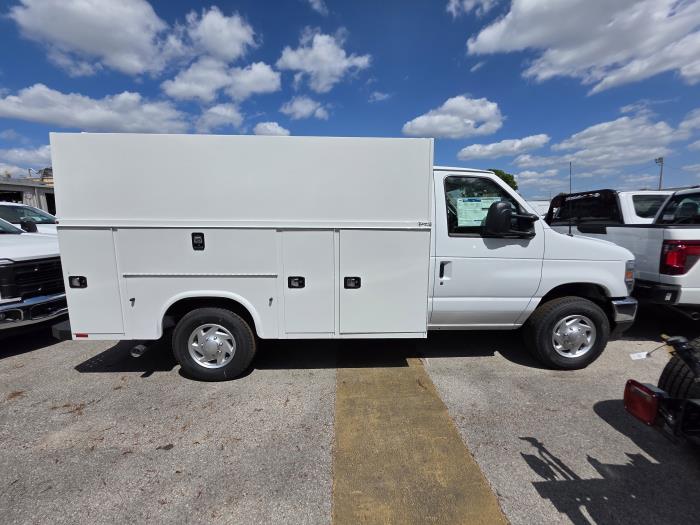 2025 Ford E-350-1