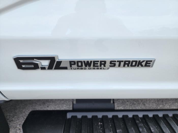 2025 Ford F-550-9
