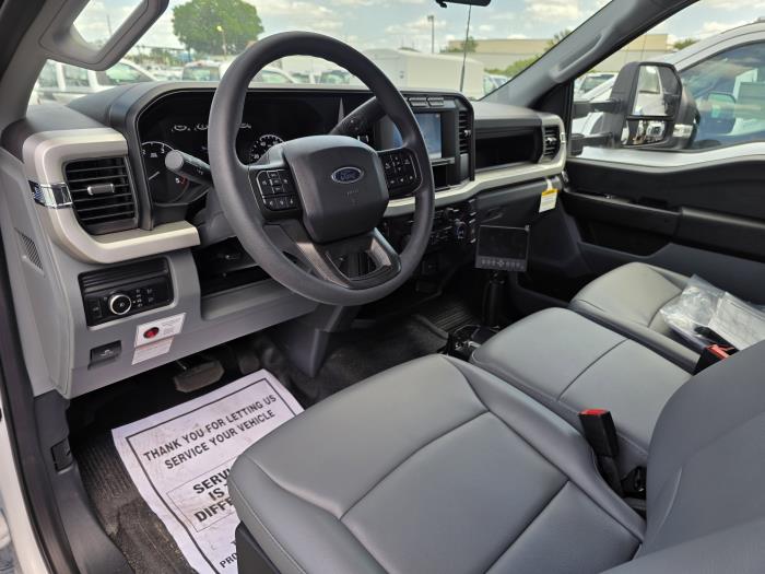 2024 Ford F-600-12