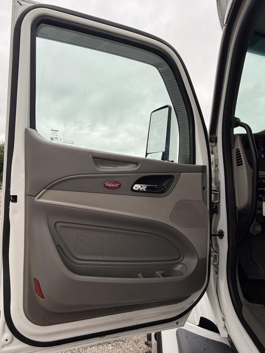 2020 Peterbilt 579-11