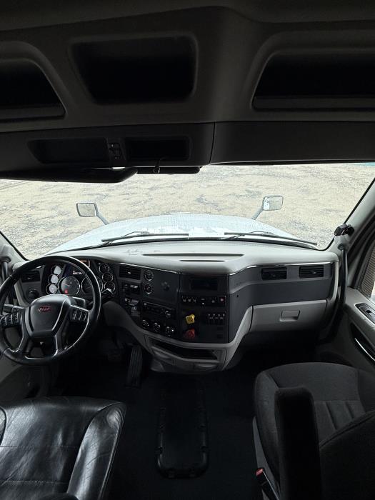 2020 Peterbilt 579-23