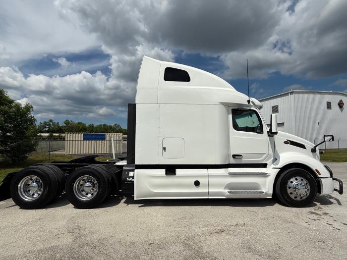2022 Peterbilt 579-4