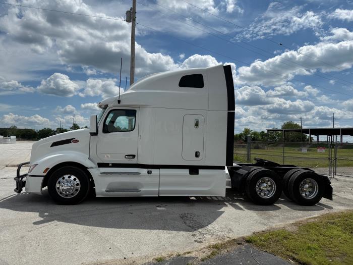2022 Peterbilt 579-6