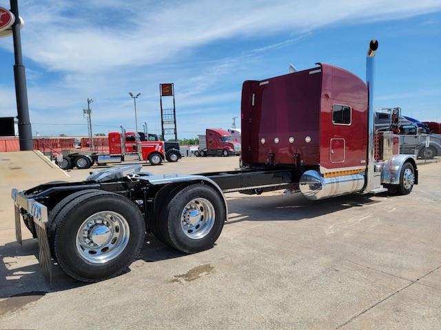 2022 Peterbilt 389-5