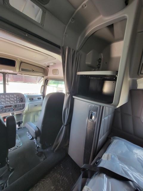 2022 Peterbilt 389-19