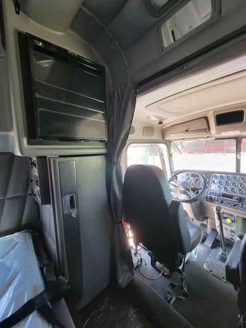 2022 Peterbilt 389-20