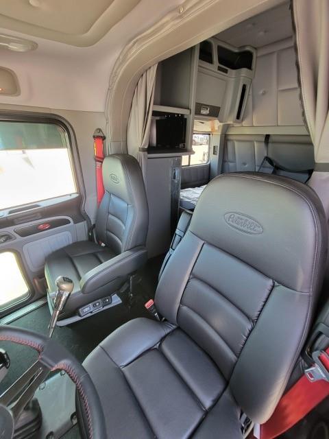 2022 Peterbilt 389-26