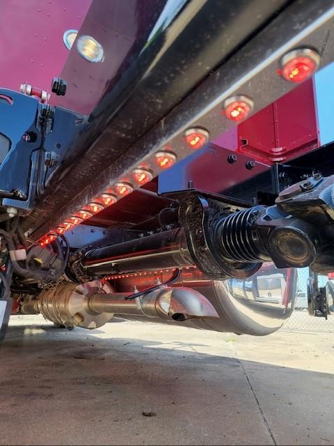 2022 Peterbilt 389-11