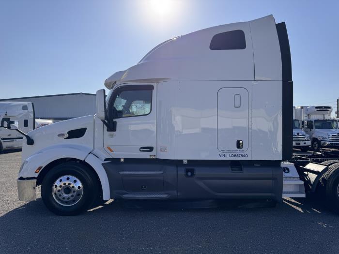 2020 Peterbilt 579-2