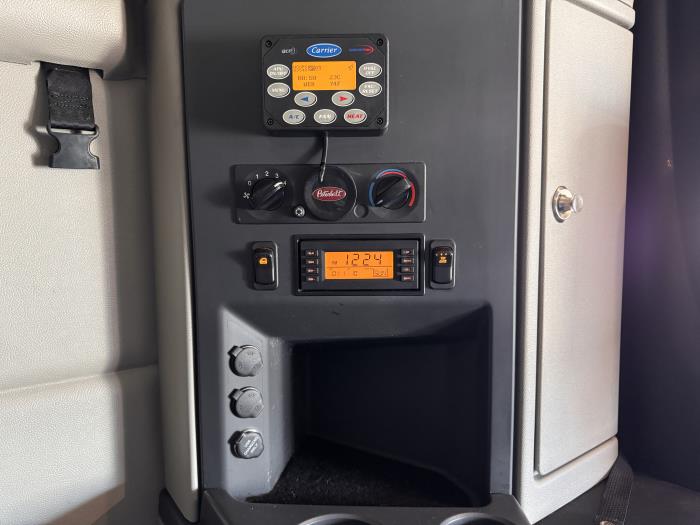 2020 Peterbilt 579-17