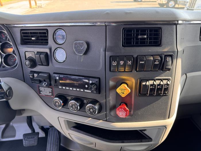 2020 Peterbilt 579-20