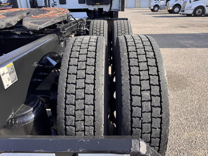 2020 Peterbilt 579-28