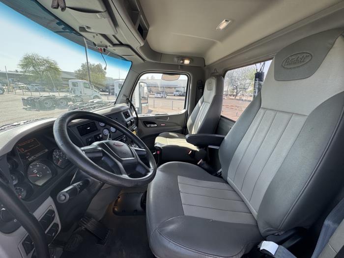 2020 Peterbilt 579-9