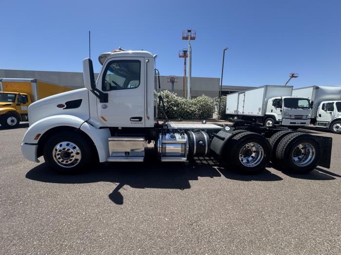 2020 Peterbilt 579-2