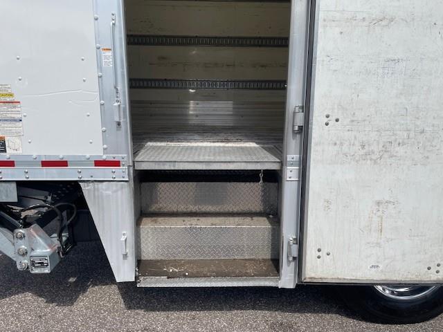 2020 Peterbilt 337-10