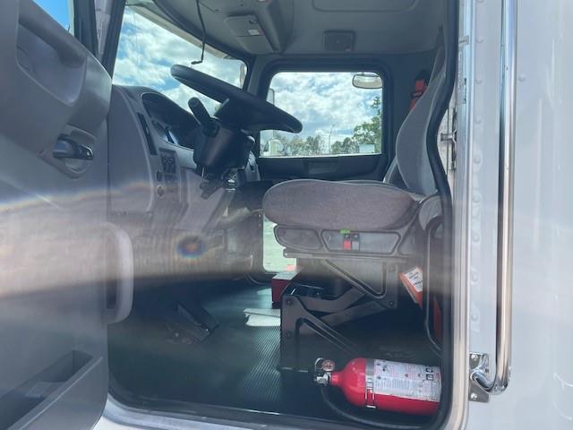 2020 Peterbilt 337-18